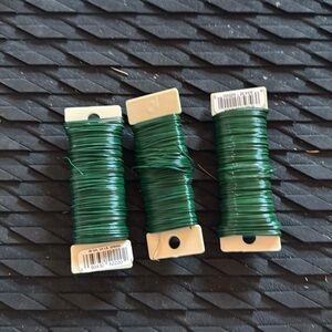 Green craft wire or floral wire 22 gauge. 4.5 oz
